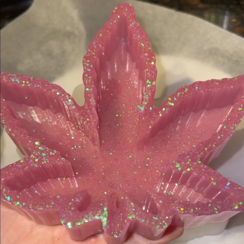 We*d shaped ashtray